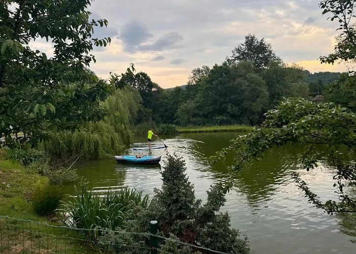 Restauracja I Noclegi Izba Rybacka W Krainie Wygaslych Wulkanow